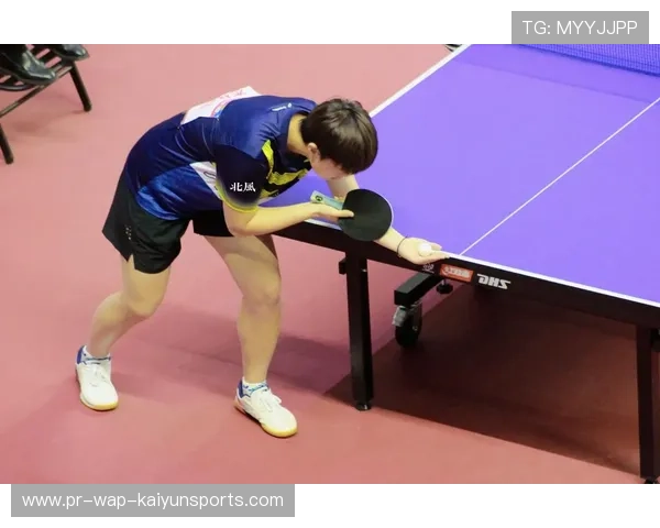 乒乓球对拉速度快到摄影机抖，运动瞬间也能拍得酣畅淋漓